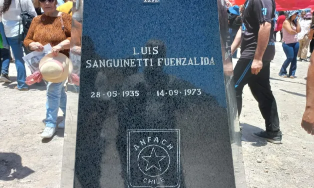ANFACH Y ANEF INAUGURAN MONOLITO EN MEMORIA DE 5 TRABAJADORES DE ADUANAS EN PISAGUA