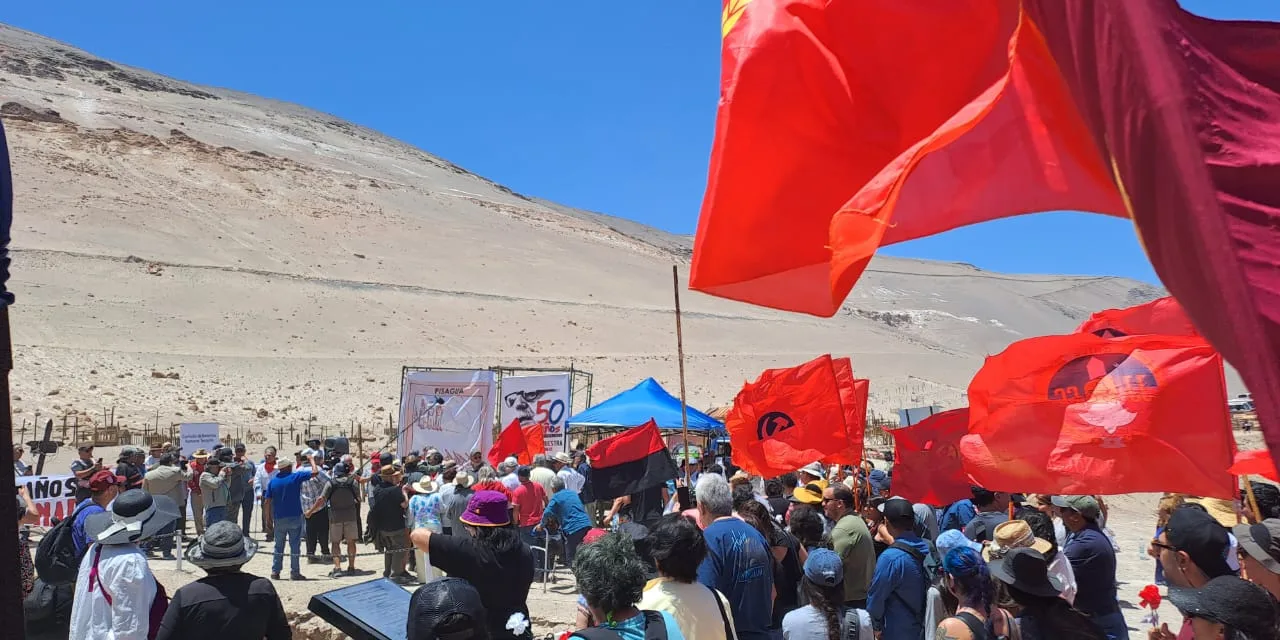 ANFACH Y ANEF INAUGURAN MONOLITO EN MEMORIA DE 5 TRABAJADORES DE ADUANAS EN PISAGUA