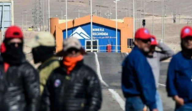 Trabajadores de Minera Escondida acusan incumplimiento de Ley Karin: empresa respondió