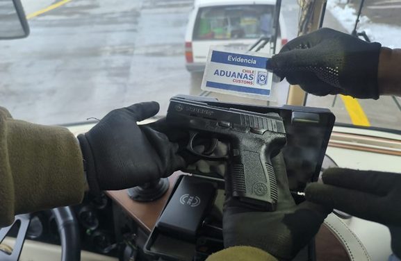 Conductor de casa rodante ingresaba a Chile con tres armas y municiones sin declarar por Los Libertadores