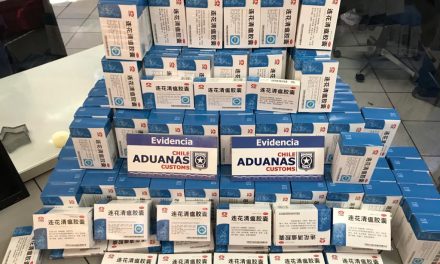 Equipos de Aduanas se capacitan en técnicas para detectar y evitar ingreso de productos peligrosos para la salud