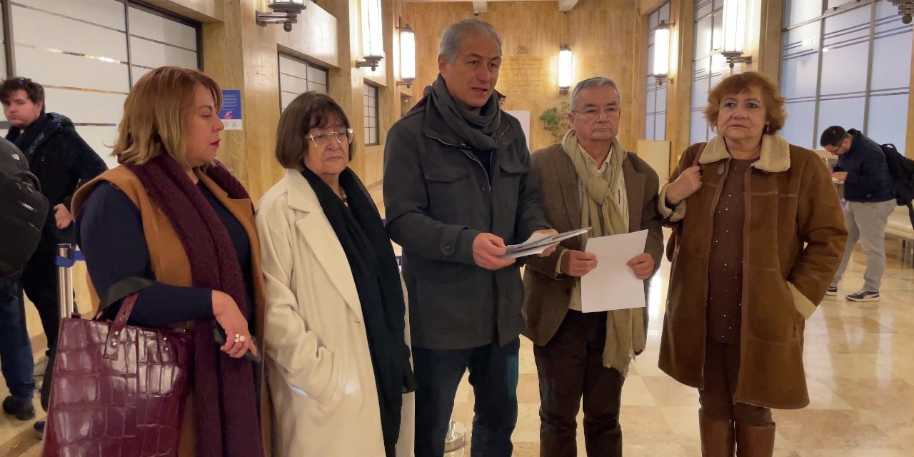 COLEGIO DE PROFESORES INGRESÓ REQUERIMIENTO EN CONTRALORÍA POR SUS OFICIOS QUE VULNERAN DERECHOS DOCENTES.