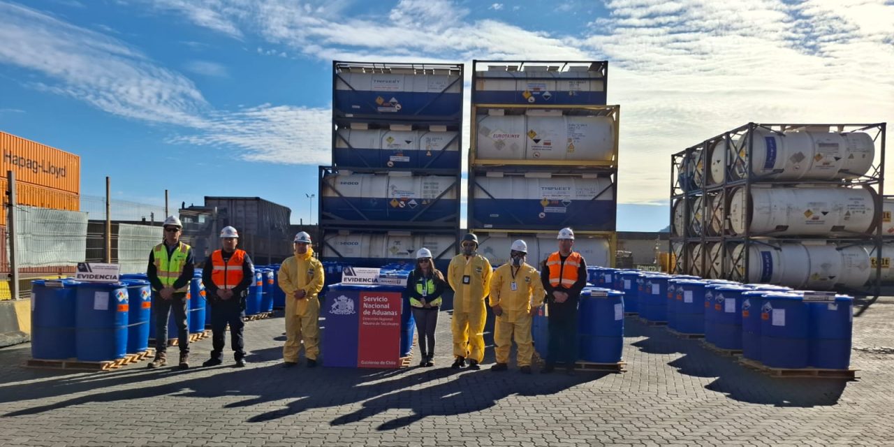 Aduanas lidera operativo que permite incautar 40 toneladas de ácido clorhídrico en el Puerto de San Vicente