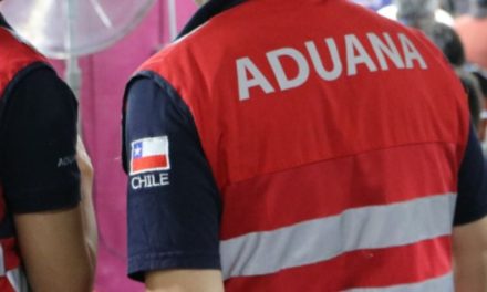 Investigan a funcionario de Aduanas por posible vínculo con contrabando de zapatillas y ropa falsificada en Quillagua