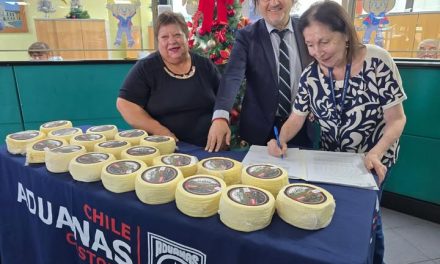 Aduana de Iquique dona alimentos incautados a comedor solidario de Alto Hospicio