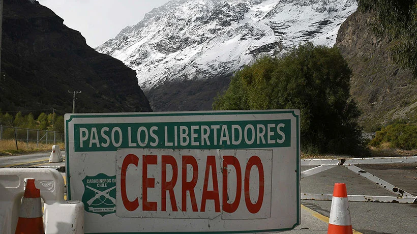 Paso Los Libertadores se mantiene cerrado por remoción en masa producto a un sistema frontal