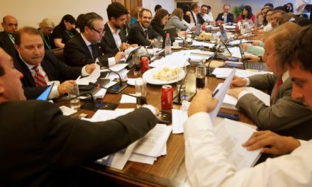 Comisión de Hacienda aprobó monto de reajuste al sector público