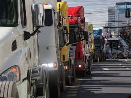 Reunión clave de camioneros y Gobierno: gremios amenazan con paro si hay nuevas alzas de combustibles