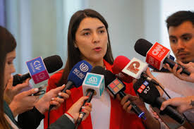 Ministra Marín asegura que no habrá recortes en programas pese al ajuste pedido por Hacienda