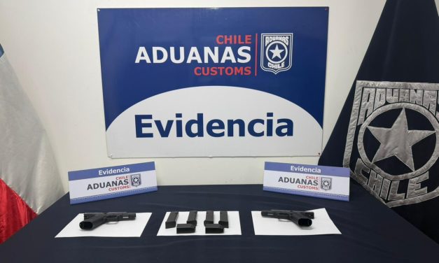 Aduanas frustra ingreso de armas ocultas en bus internacional en el Complejo Los Libertadores