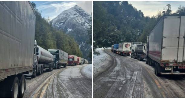Reportan decenas de camioneros varados en límite fronterizo entre Chile y la Aduana Argentina