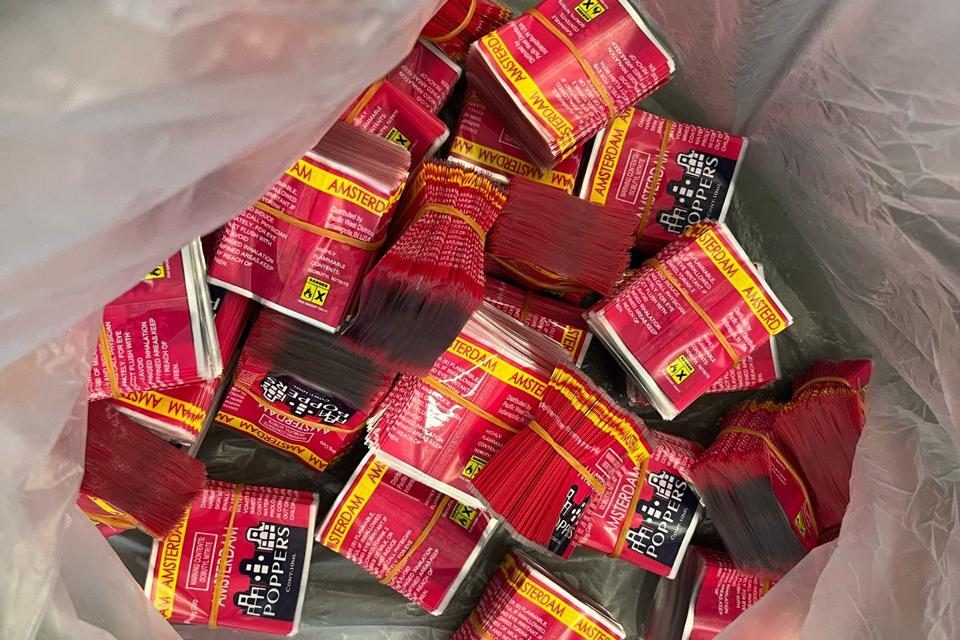 Aduanas detectó insumos que terminaron llevando a un laboratorio clandestino de poppers en Quintero
