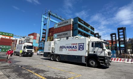 Aduanas incorpora nuevos camiones escáner para reforzar la fiscalización en Valparaíso y Arica